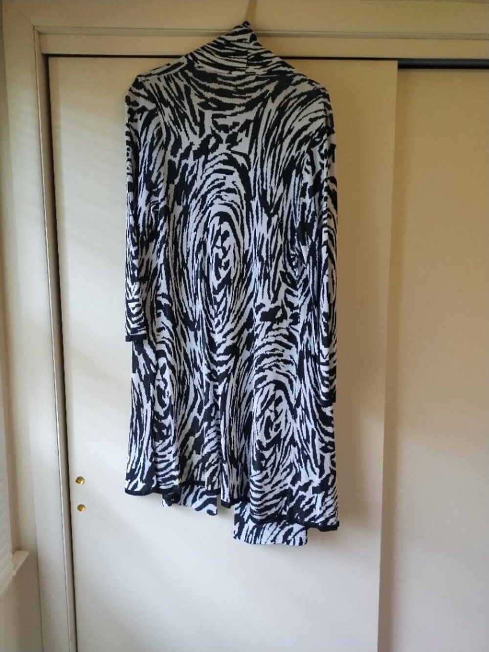 Curio Cardigan - Picture 2 of 3